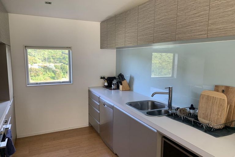 Photo of property in 79 Saddleback Grove, Karori, Wellington, 6012