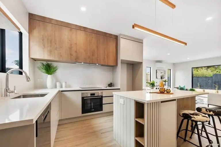 Photo of property in 106c Taikata Road, Te Atatu Peninsula, Auckland, 0610