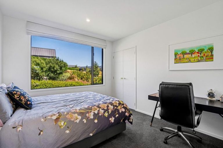 Photo of property in 19 Hackett Road, Jacks Point, Queenstown, 9371