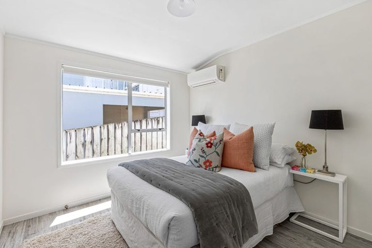 Photo of property in 525 Beach Road, Murrays Bay, Auckland, 0630