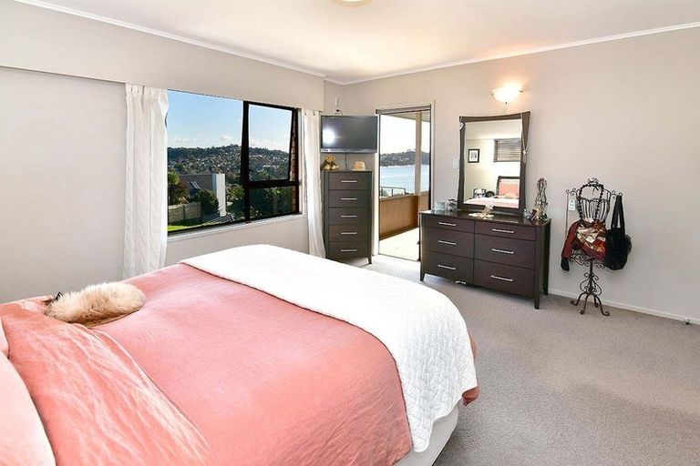 Photo of property in 18 Melandra Road, Stanmore Bay, Whangaparaoa, 0932