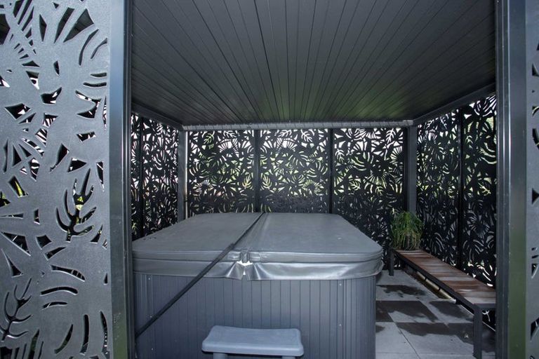 Photo of property in 1r Oceana Drive, Welcome Bay, Tauranga, 3175