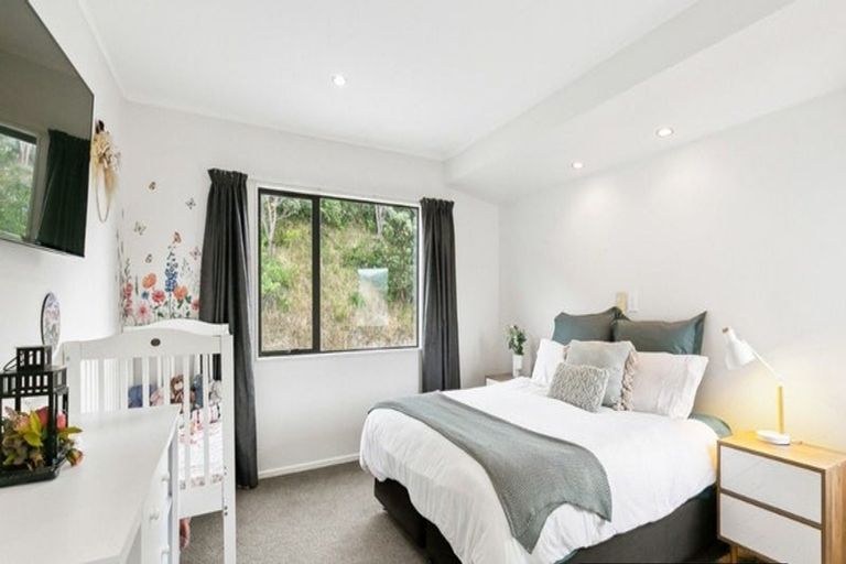 Photo of property in 13 Chastudon Place, Tawa, Wellington, 5028