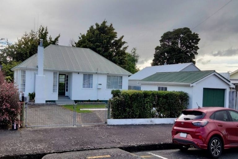 Photo of property in 3 Centre Street, Pahiatua, 4910