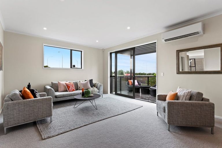 Photo of property in 10/2 Rangitamiro Place, Hobsonville, Auckland, 0616