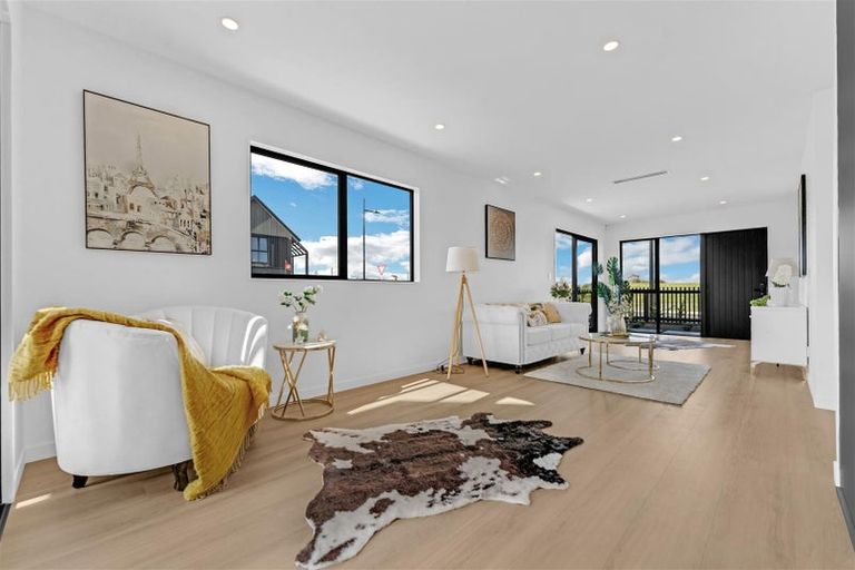Photo of property in 61 Maungakaraka Road, Karaka, 2580