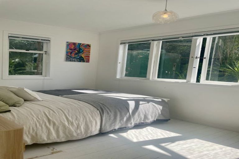 Photo of property in 20 Jean Place, Stanmore Bay, Whangaparaoa, 0932