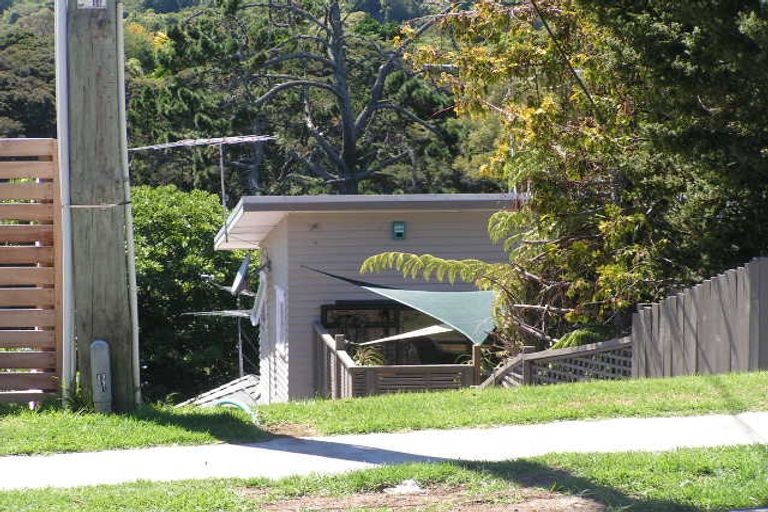 Photo of property in 7 Lake Road, Northcote, Auckland, 0627