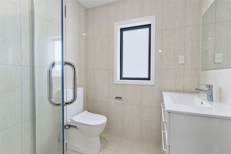 Photo of property in 11a Kirikiri Drive, Papakura, 2110