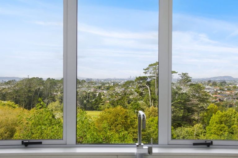 Photo of property in 85c Lake Panorama Drive, Henderson Valley, Auckland, 0614