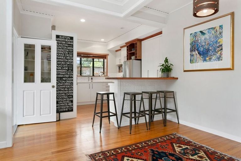 Photo of property in 18 Queen Street, Cambridge, 3434