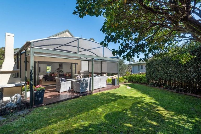 Photo of property in 7 Emerald Way, Rosedale, Auckland, 0632