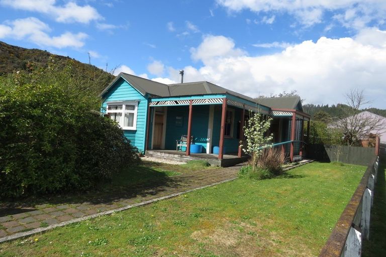 Photo of property in 5 Dunn Street, Reefton, 7830