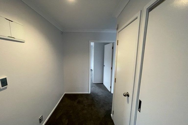 Photo of property in 2/55 Northcote Road, Hillcrest, Auckland, 0627