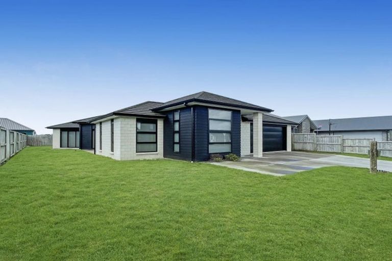 Photo of property in 16 Helen June Avenue, Flagstaff, Hamilton, 3210