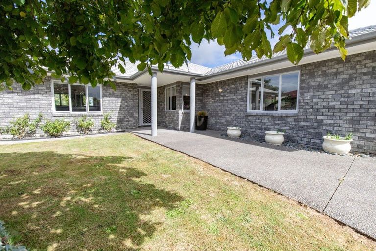 Photo of property in 10 Harris Place, Ngatea, 3503