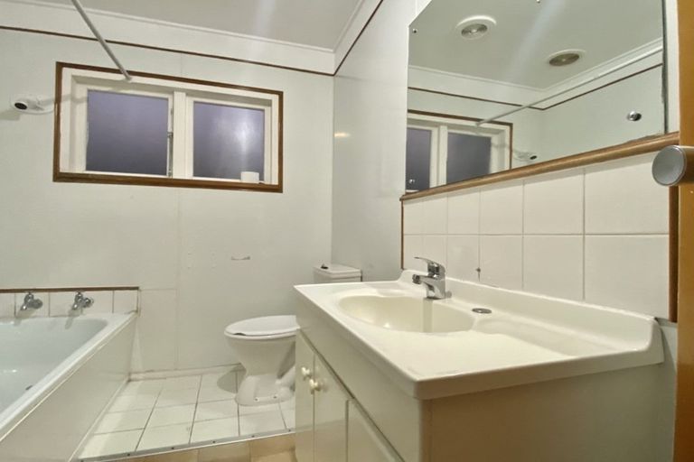 Photo of property in 2/95a Freyberg Street, Lyall Bay, Wellington, 6022