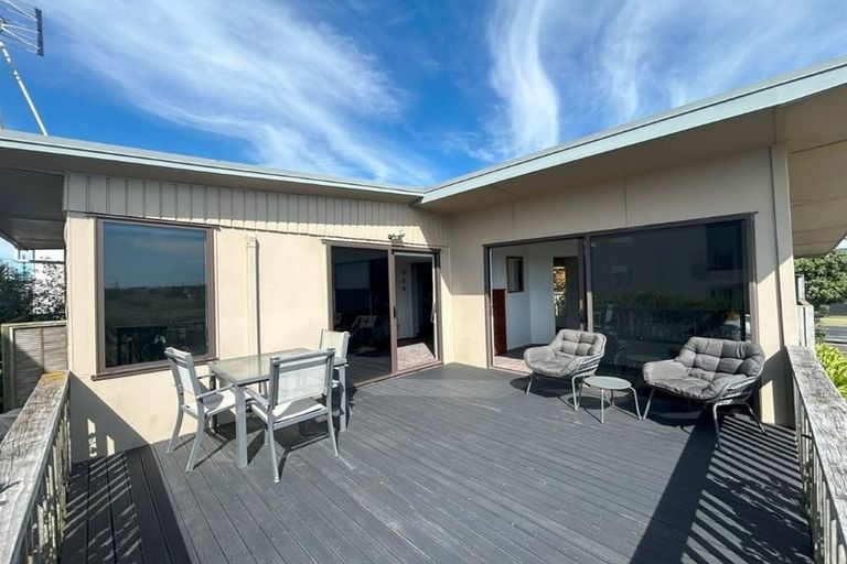 Photo of property in 1009 Papamoa Beach Road, Papamoa Beach, Papamoa, 3118
