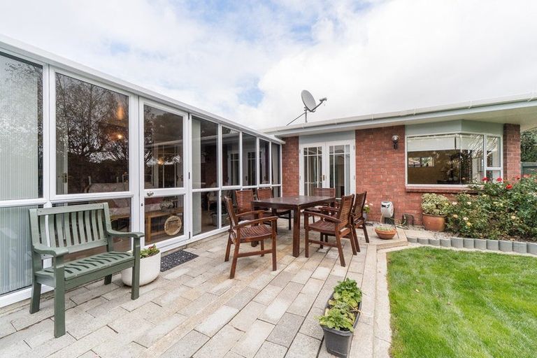 Photo of property in 98 John F Kennedy Drive, Milson, Palmerston North, 4414