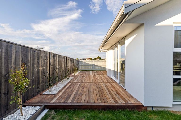 Photo of property in 5 Mangatainoka Lane, Awapuni, Palmerston North, 4412