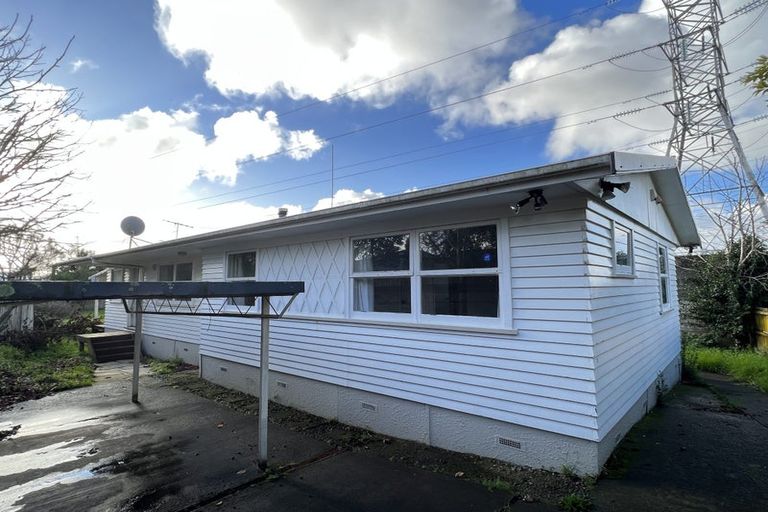 Photo of property in 25 Marewa Street, Te Atatu South, Auckland, 0610