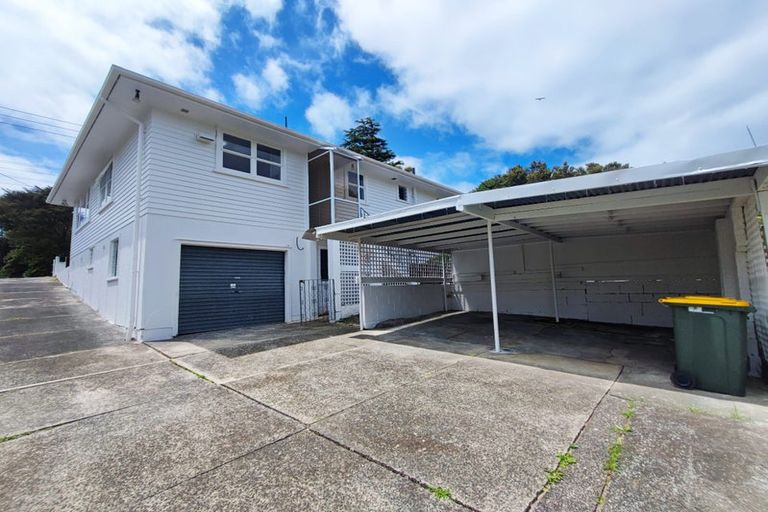 Photo of property in 35 Konini Road, Titirangi, Auckland, 0604