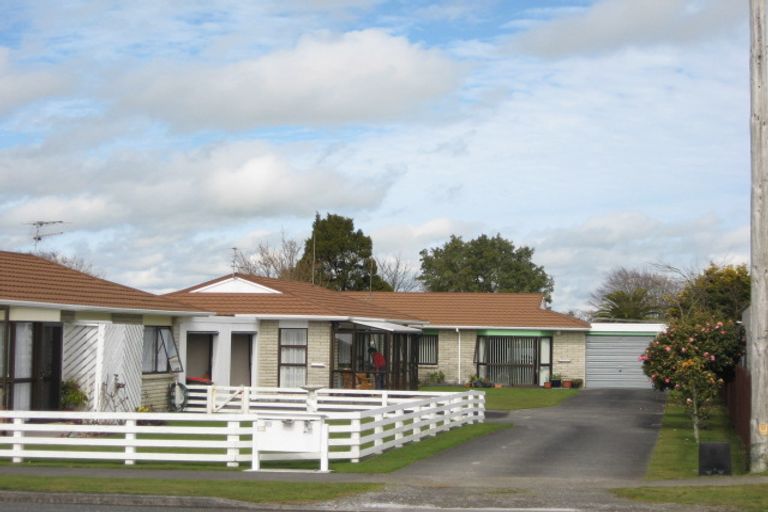 Photo of property in 2/11 Rosalind Street, Stratford, 4332