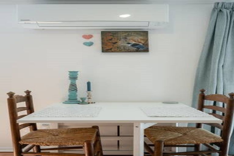 Photo of property in 84 Park Road, Titirangi, Auckland, 0604