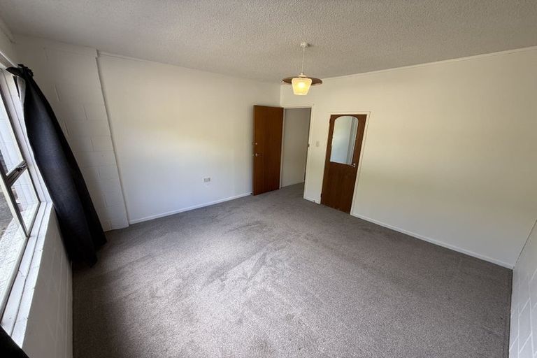 Photo of property in 2/17 Glenvar Road, Torbay, Auckland, 0630