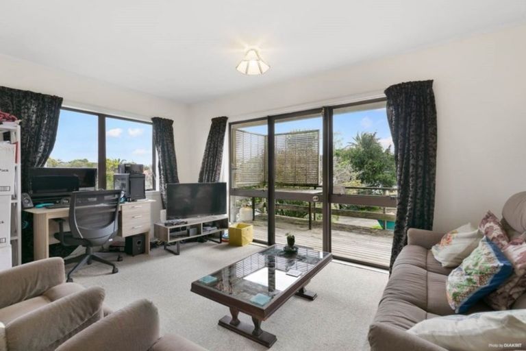 Photo of property in 83 Kervil Avenue, Te Atatu Peninsula, Auckland, 0610