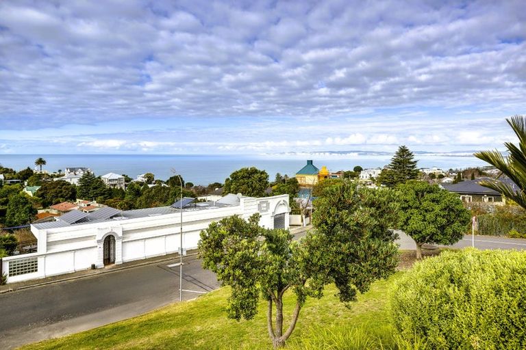 Photo of property in 27 Thompson Road, Bluff Hill, Napier, 4110