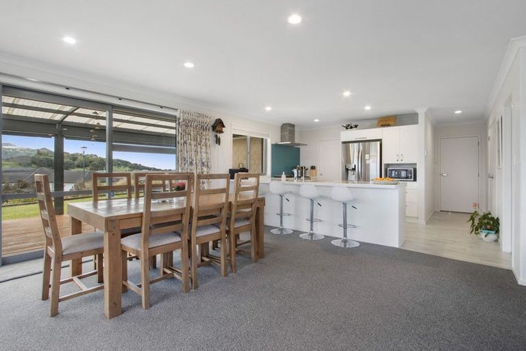 Photo of property in 1 Vantage Place, Omokoroa, 3114