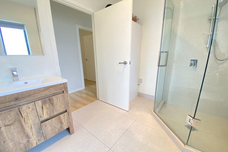 Photo of property in 5 Tawa Road, Te Atatu Peninsula, Auckland, 0610