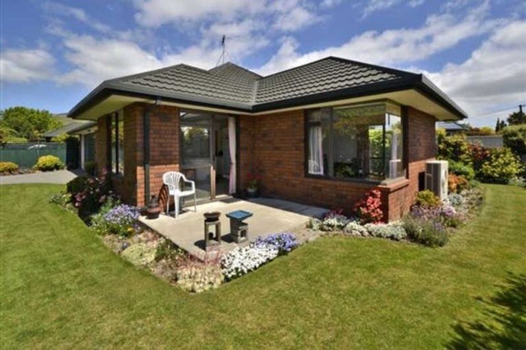 Photo of property in 2 Ngaio Street, Saint Martins, Christchurch, 8022