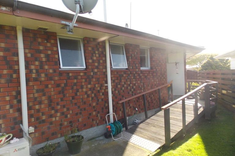 Photo of property in 122 Benmore Avenue, Cloverlea, Palmerston North, 4412