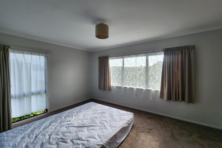 Photo of property in 6 Winstone Place, Highlands Park, New Plymouth, 4312
