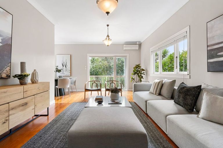 Photo of property in 1/20 Zion Road, Birkenhead, Auckland, 0626