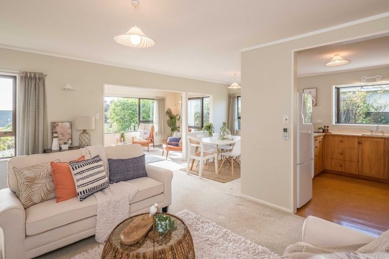 Photo of property in 115 Seaview Road, Paraparaumu Beach, Paraparaumu, 5032