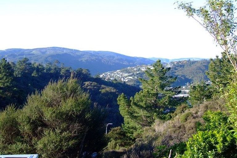 Photo of property in 14b Fenchurch Grove, Stokes Valley, Lower Hutt, 5019