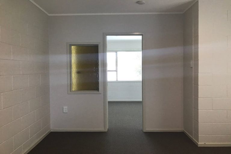 Photo of property in 171 Te Atatu Road, Te Atatu South, Auckland, 0610