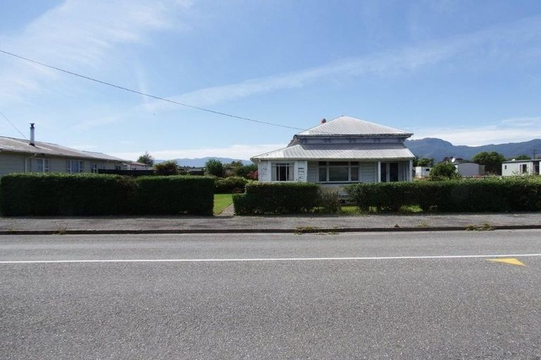 Photo of property in 107 Domett Street, Westport, 7825