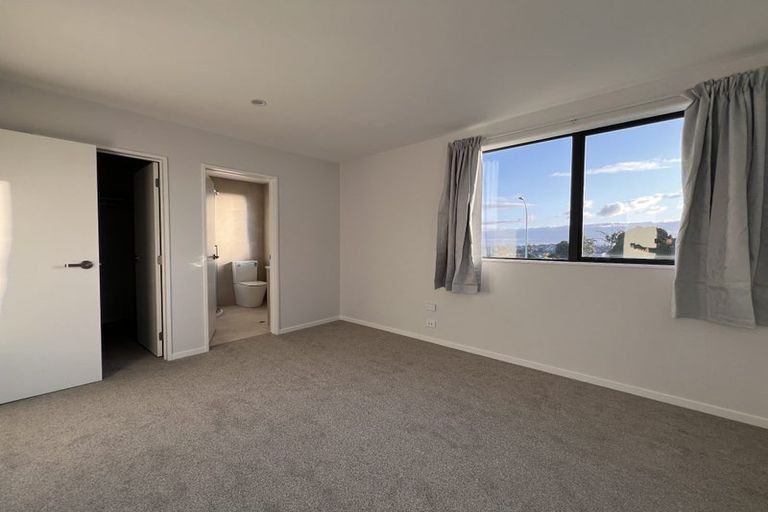 Photo of property in 130 Bradbury Road, Botany Downs, Auckland, 2010
