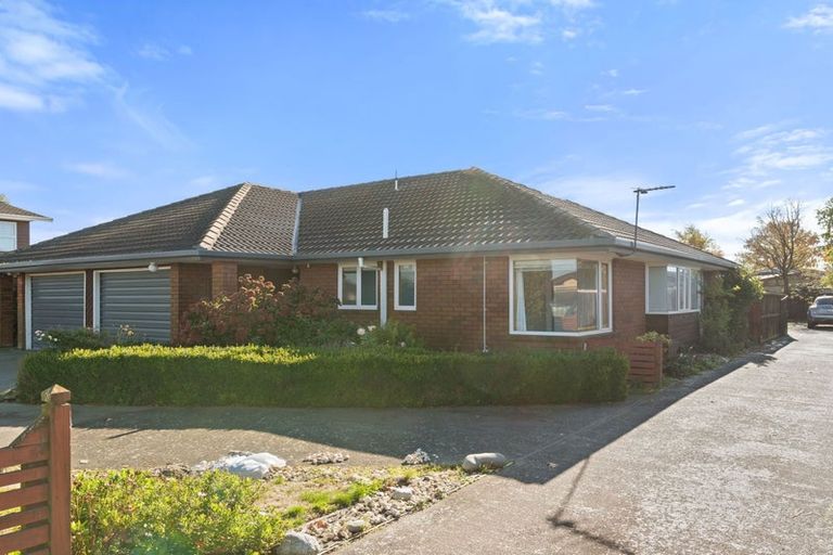 Photo of property in 2/356 Yaldhurst Road, Russley, Christchurch, 8042