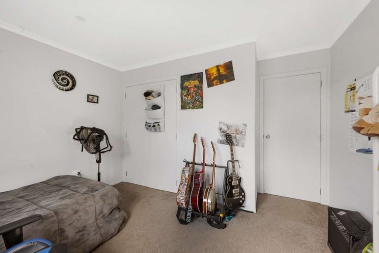 Photo of property in 17 Pukatea Street, Inglewood, 4330