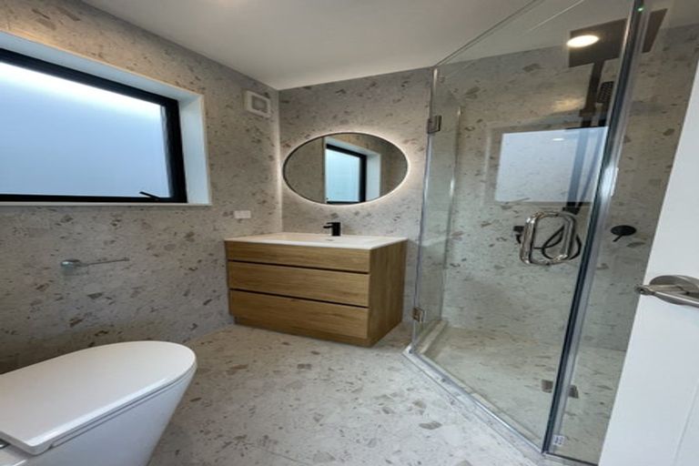 Photo of property in 11d Trinidad Road, Sunnynook, Auckland, 0620