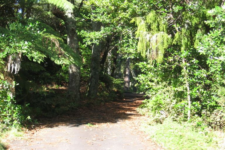 Photo of property in 302 Konini Road, Titirangi, Auckland, 0604