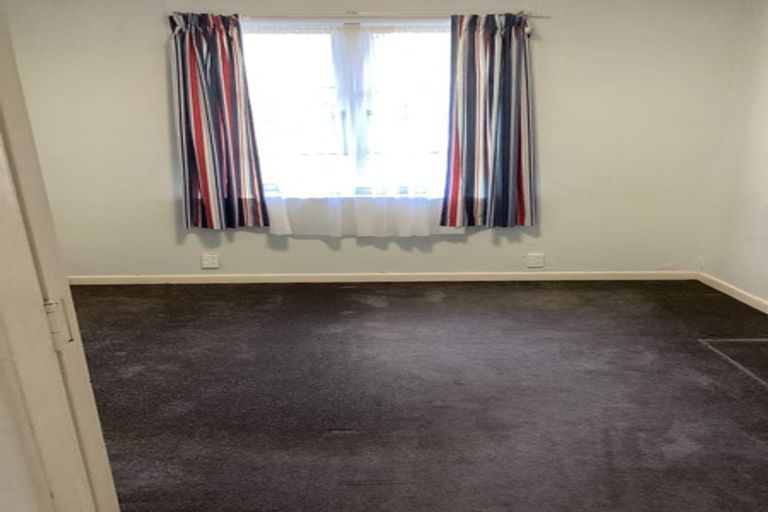 Photo of property in 63 Matipo Road, Te Atatu Peninsula, Auckland, 0610