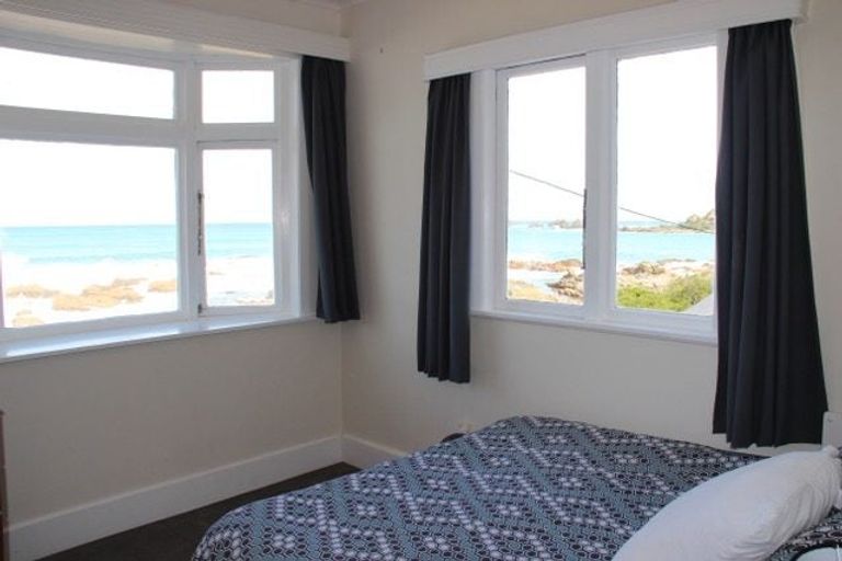 Photo of property in 156 The Esplanade, Houghton Bay, Wellington, 6023
