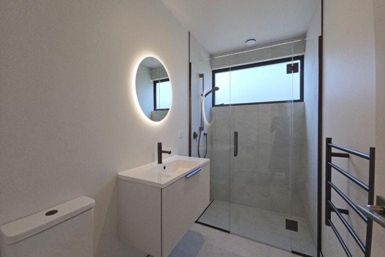 Photo of property in 13 Goldfinch Drive, Jacks Point, 9371