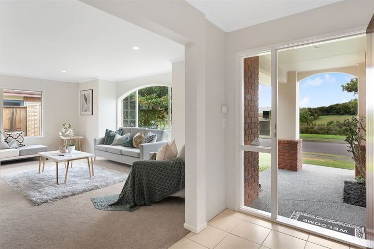 Photo of property in 54 Hillwell Drive, Henderson, Auckland, 0612